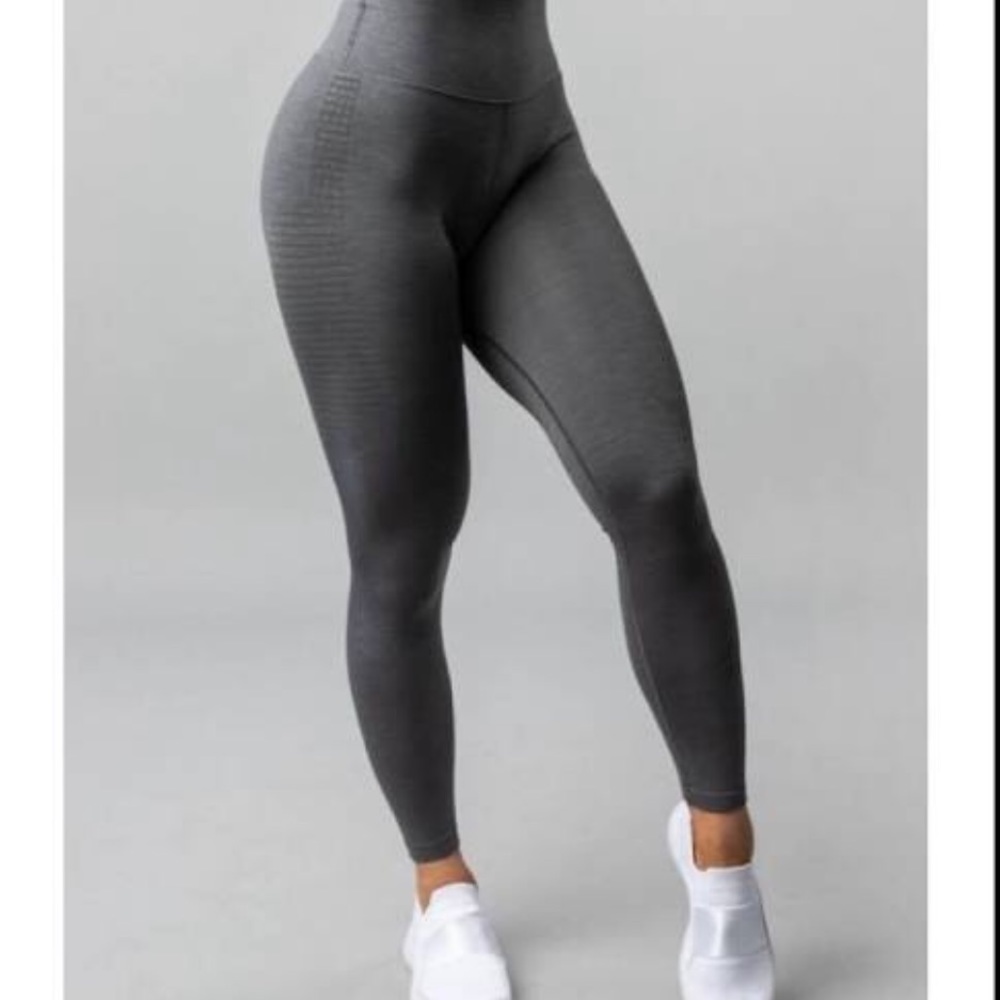 ALPHALETE HALO LEGGINGS